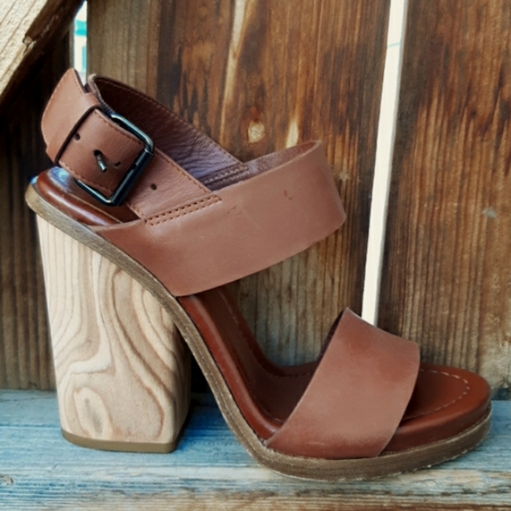 Vince leather sandals wood platform heels sz 6